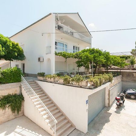 Modern Apartment Duce Bagian luar foto