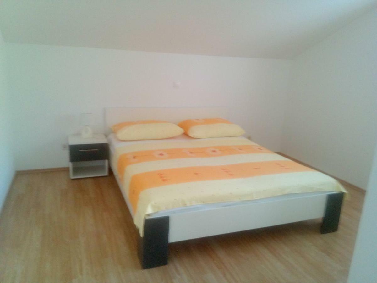 Modern Apartment Duce Bagian luar foto