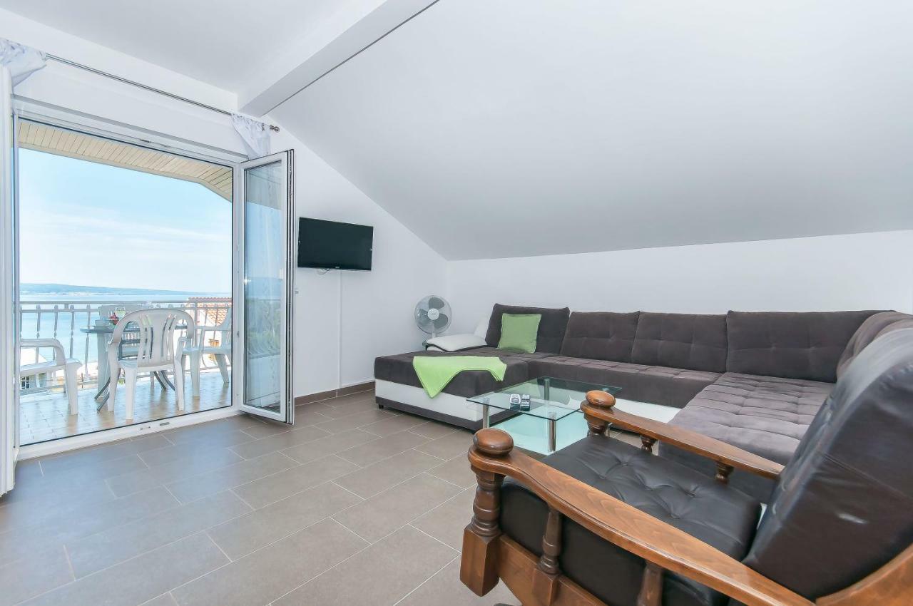 Modern Apartment Duce Bagian luar foto