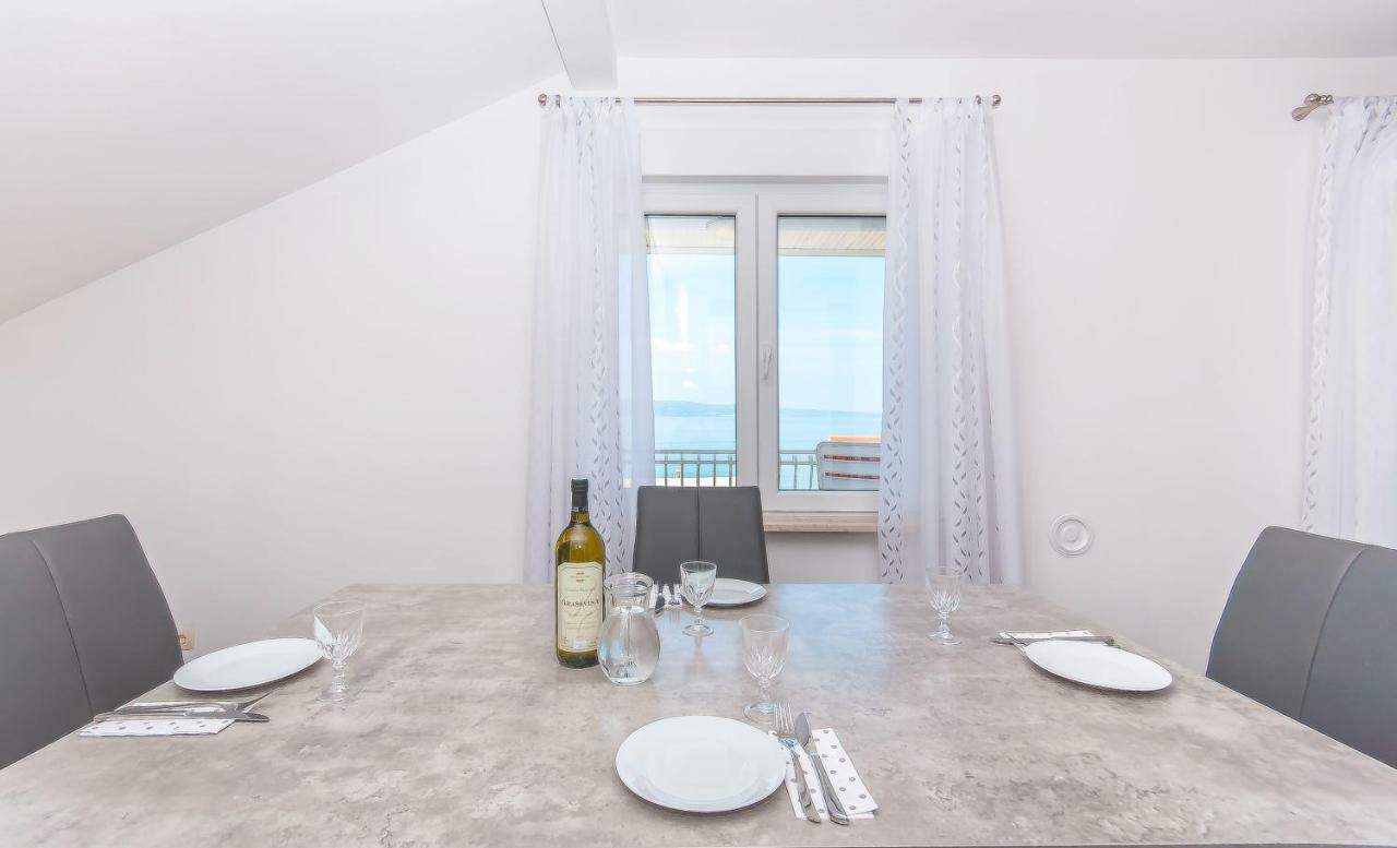 Modern Apartment Duce Bagian luar foto